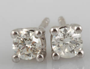 Earrings in 14k with brilliant cut diamonds 0.44 ct This lot has been put up for resale under the new lot no. rnrn4589135