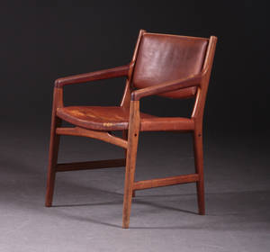 Hans J. Wegner 1914-2007. Armstol af teak og eg