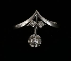 Ring i 18k vitguld