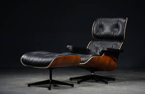 Charles Eames, Lounge Chair med tilhørende fodskammel 2 