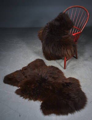 2 danske mørkebrune lammeskind 2