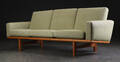 Hans J. Wegner for Getama. Tre-pers. sofa af egetræ, model GE-2363