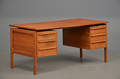 Skrivebord af teak
