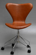 Arne Jacobsen. Kontorstol, model 3117, Vacona anilin læder 