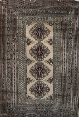 MATTA. Handknuten, 125 x 185 cm.