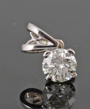 Pendant in 14 kt  set with brilliant cut diamond 0.42 ct