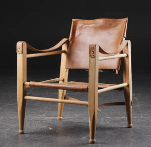 Safaristol. bøg og læder. Dansk møbelproducent. 