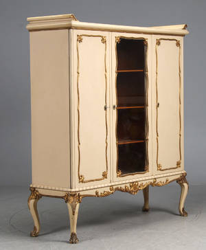 Klædeskab, bemalet træ, 1900-tallet.