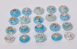 Charlotte Borgen, 20 charms -  glasbeads - turkisblå  20