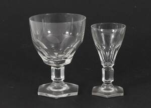 Vinglas 9st samt snapsglas 10st
