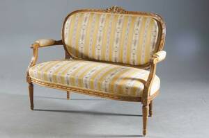 Soffa, gustaviansk stil Denna vara har satts till omförsäljning under nytt varunummer4218107