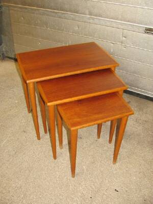 SATSBORD 3 DEL TEAK EN DEL FLÄCKAR