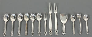 Georg Jensen. AcornKongemønster. Seks theskeer, pålægsgafler m.m. 13.