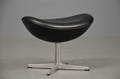 Arne Jacobsen. Skammel til lænestolen Ægget, model 3127
