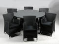 Havemøbler. Seks havestole samt rundt bord, sort polyrattan, aluminium stel. 7