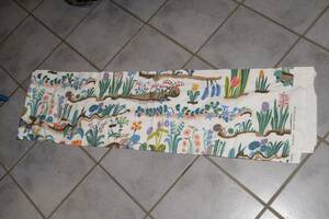 Gardinskappa Josef Frank, Svenskt Tenn, B 35 cm, L 240 cm