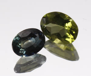 To ædelstene, peridot, safir 2
