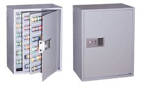 Nøgleskab med 700 kroge til nøgler. Elektronisk display samt sikkerhedsnøgler