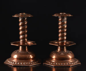 Ett par ljusstakar i koppar, ca. 1890 2