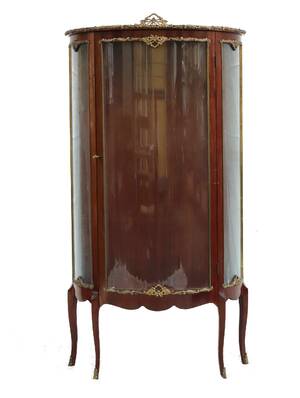 Vitrinskåp, Louis XVI stil, 1900-tal