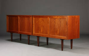 Dansk møbelproducent. Par lave skænke 2