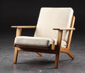 Hans J. Wegner. Lænestol, eg, model GE-290 