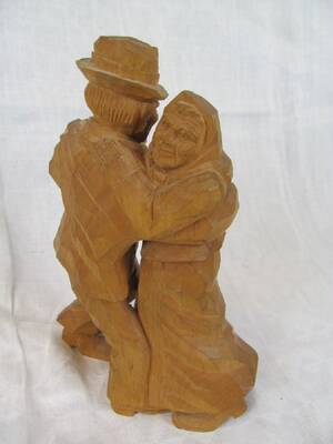 SKUREN TRÄFIGUR DANSANDE PAR,  H 24 CM SIGN KEJ
