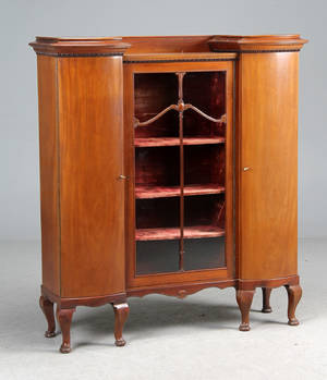 Dækketøjsskab i mahogni 