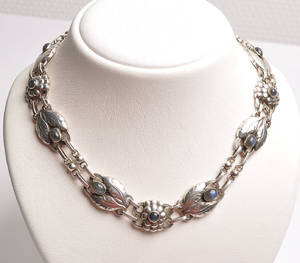 Georg Jensen, collier med månestene