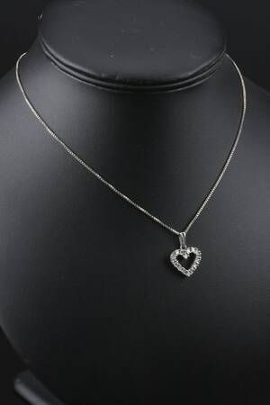 Hjertevedhæng af 14 kt. hvidguld med diamanter 2