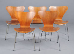 Arne Jacobsen. Fem stole, model 3107 af teaktræ 5