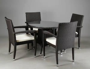 Havemøbelsæt af polyrattan, rundt bord med fire stole, Keops Collection 5
