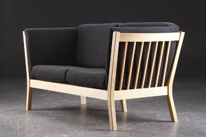 To-pers. sofa, uld og bøg. Stouby