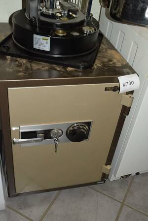 Kassaskåp med lås och  kombination