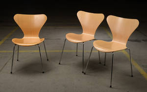 Arne Jacobsen. Tre Syverstole, model 3107, bøgetræ 3 