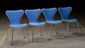 Arne Jacobsen. Fire syverstole, model 3107 4