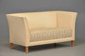 To-pers. sofa betrukket med lys savak uld