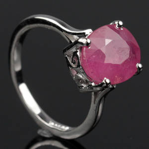 Rubin ring ca. 5.75 ct af sølv