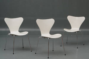 Arne Jacobsen. Tre stole, model 3107 3
