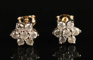 Par diamantørestikkere. Ca. 0.49 ct