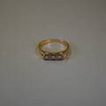 Guldring med 3 stenar 18 K