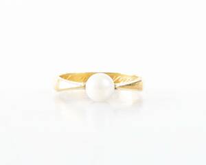 RING med pärla, Guld, 18 K,