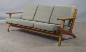 H. J. Wegner. Tre-pers. sofa