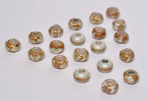 Charlotte Borgen, 20 charms -  emaljebeadscharms - brun 20
