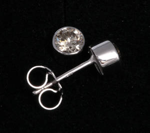 Diamant ørestikker, ca. 0.82 ct.