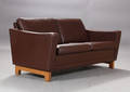 To-pers. sofa, brunt skind, egetræ