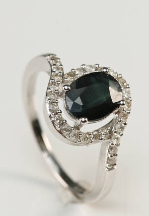 Safir- og diamantring