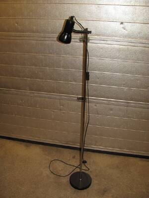 GOLVLAMPA 