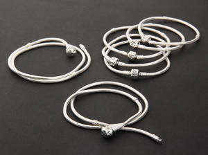 Pandora. Samling armringe og halskæder af sterlingsølv 8