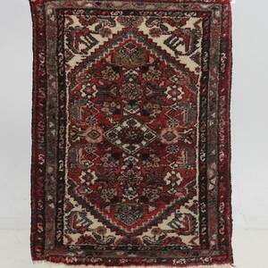 MATTA. Handknuten, 60 x 84 cm.